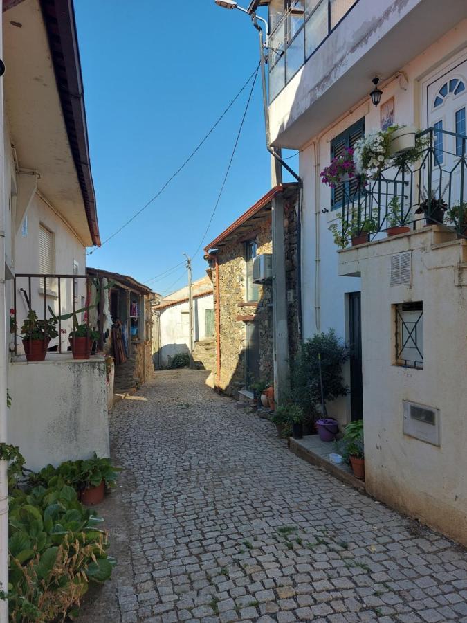 O Palheirinho - Turismo Rural - Bragança Casa de hóspedes Samil Exterior foto